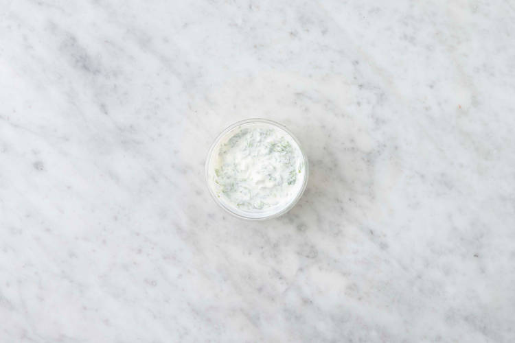 Préparer la sauce au yaourt