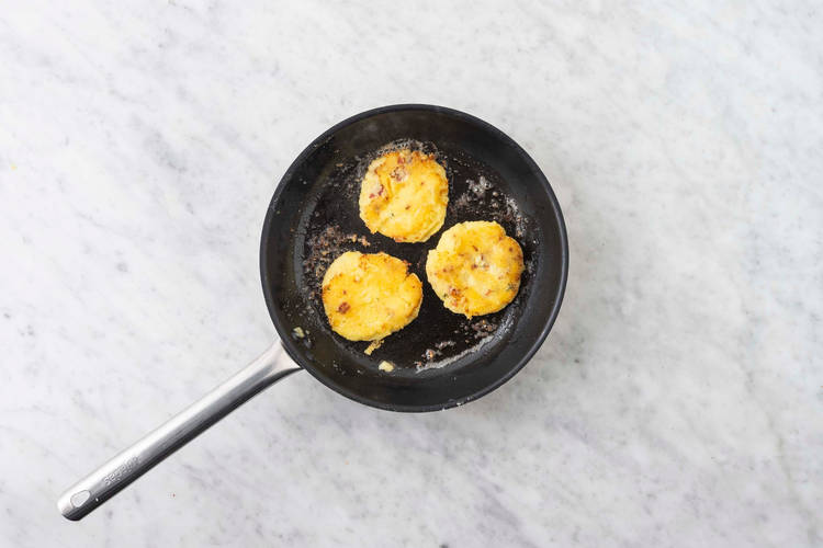 Cuocere le frittelle