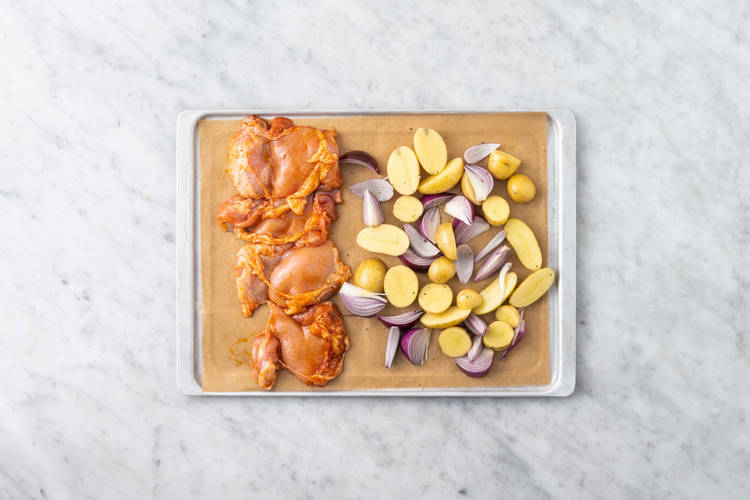 Cuocete il pollo e le verdure