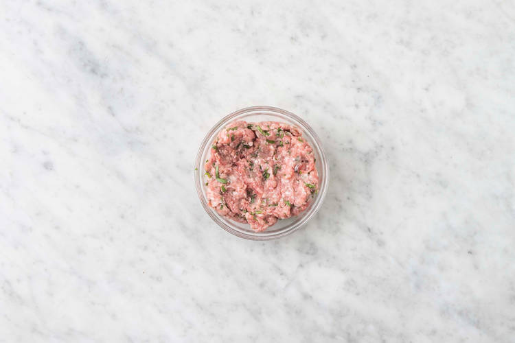 Preparare l'impasto delle polpette