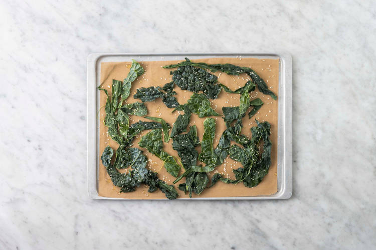 Preparare le chips di cavolo nero