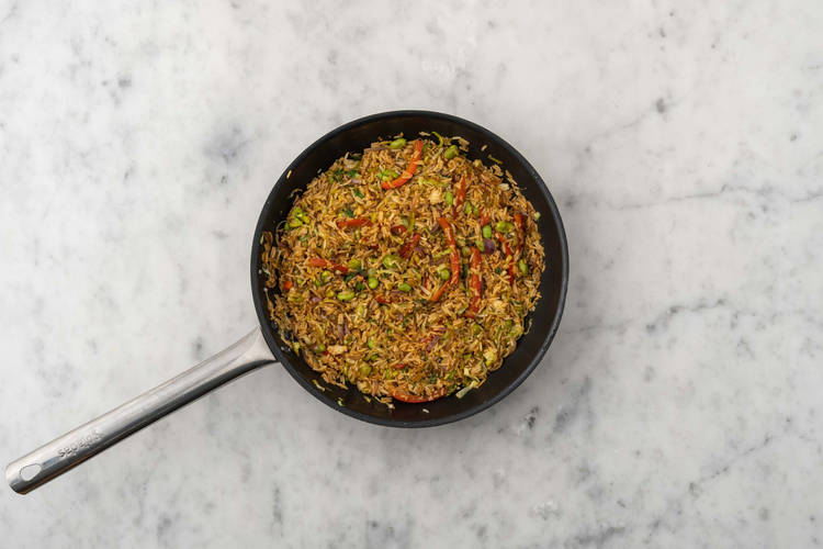 Nasi goreng maken