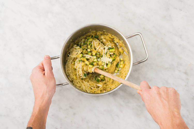 Mélanger l'orzo