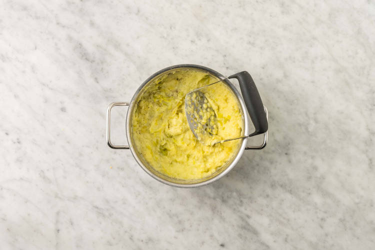 Condire il purè rustico