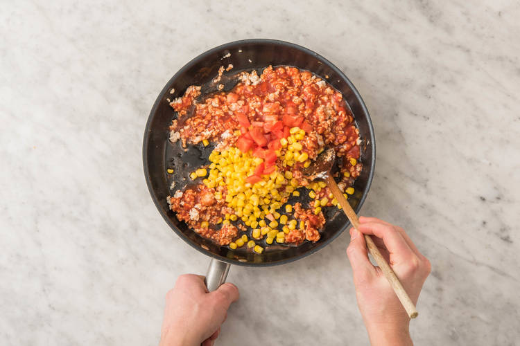 Cocina la carne junto con el picado