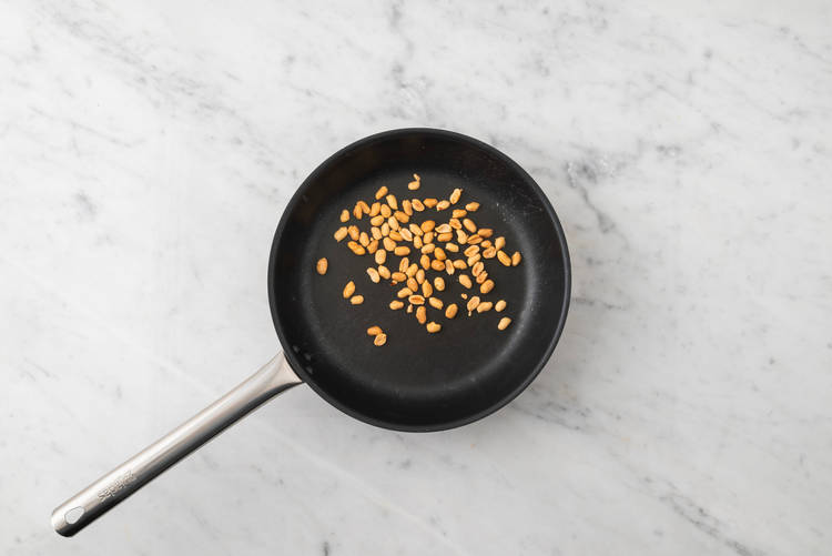 Tostare le arachidi