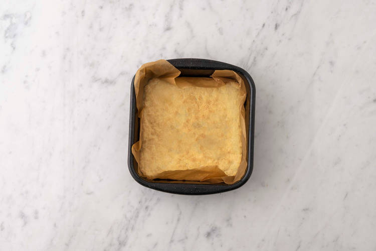 Night before (or early morning): Bake shortbread base