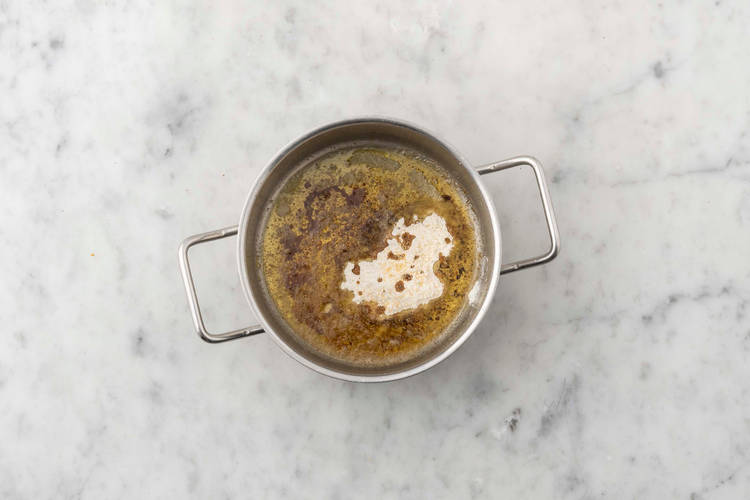 Commencer la sauce brune