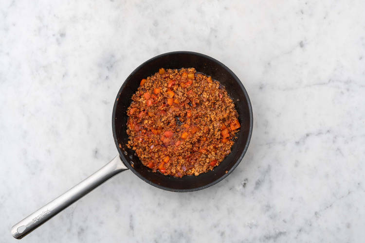 Cuire la sauce ragù à la viande