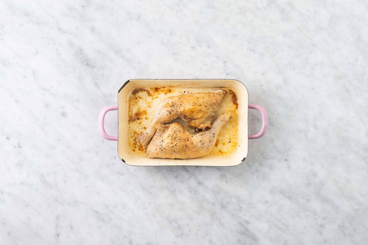Enfourner le poulet