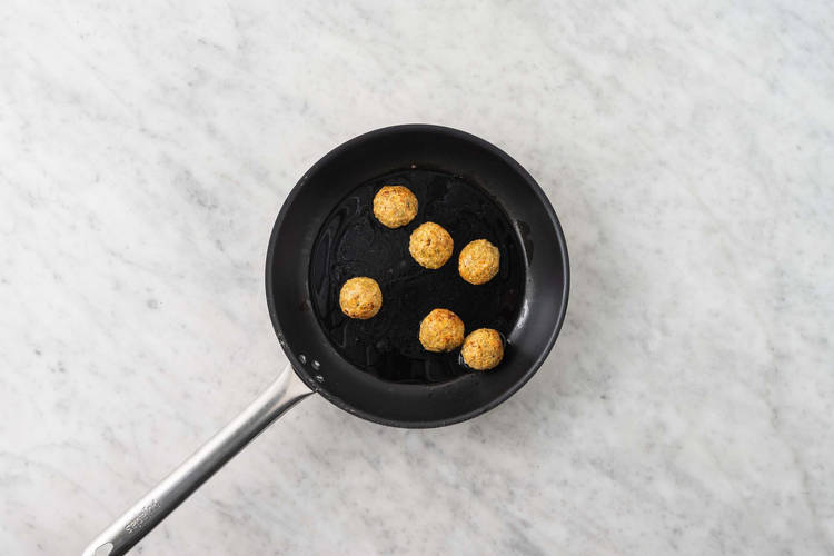 Préparer les boulettes végétariennes