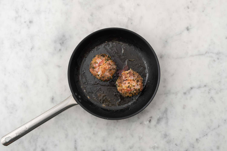 Cuire le steak haché ardennais