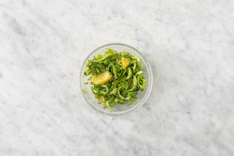 Komkommersalade maken
