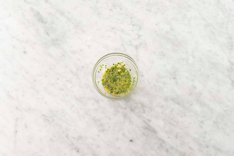 Preparare la salsa alla senape