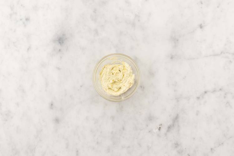 Préparer la crème aigre