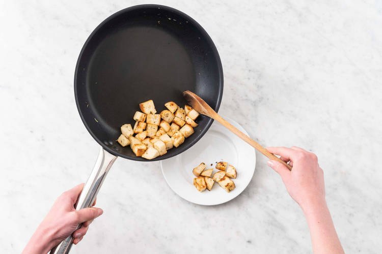 Préparer les croûtons