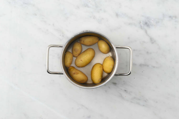 Cuece las patatas