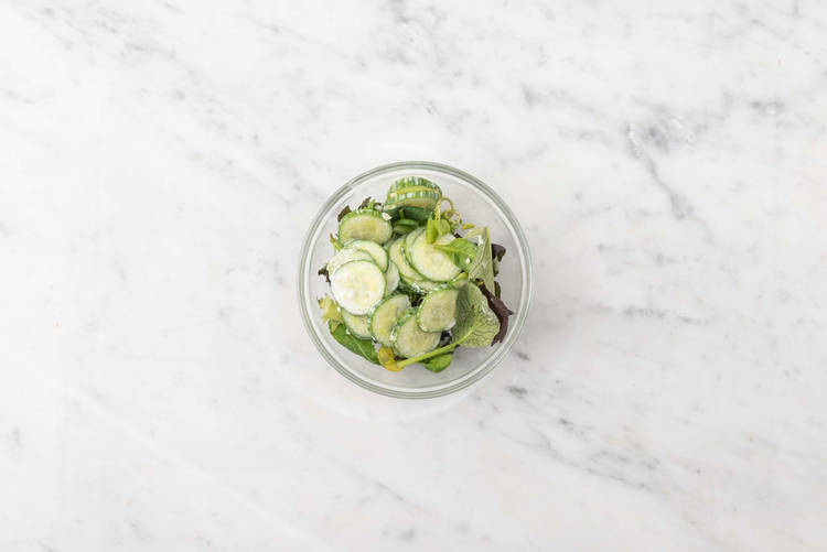 Salat zubereiten