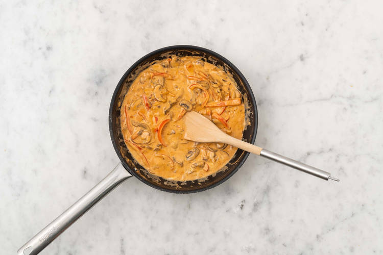 Préparer la sauce stroganoff