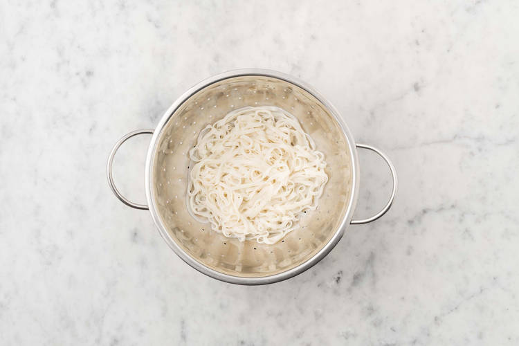 Noedels koken