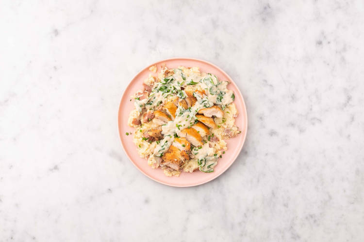 Terminer le poulet et servir