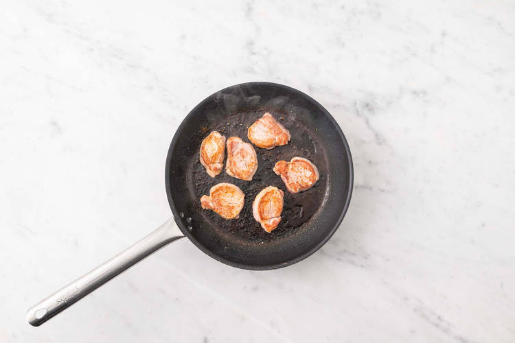 Stek kjøtt og lag saus