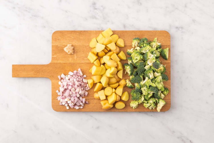 Préparer les légumes et commencer les pommes de terre