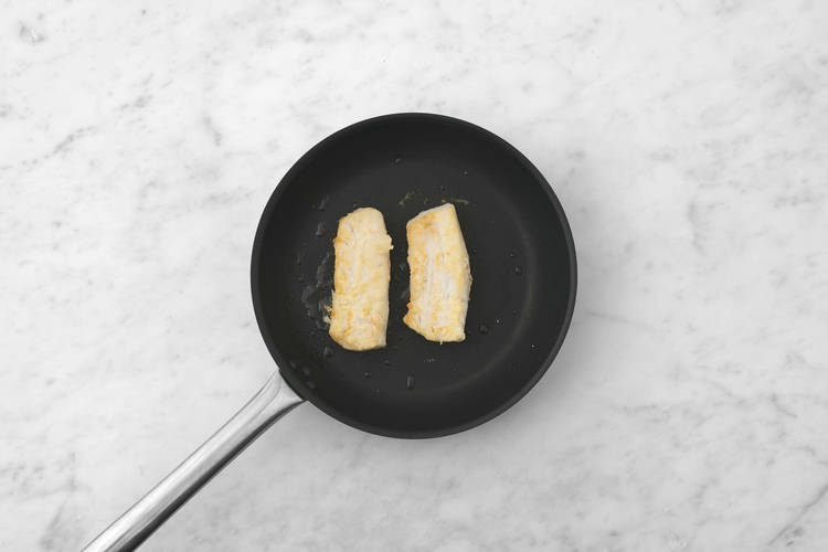 Forbered og stek fisk