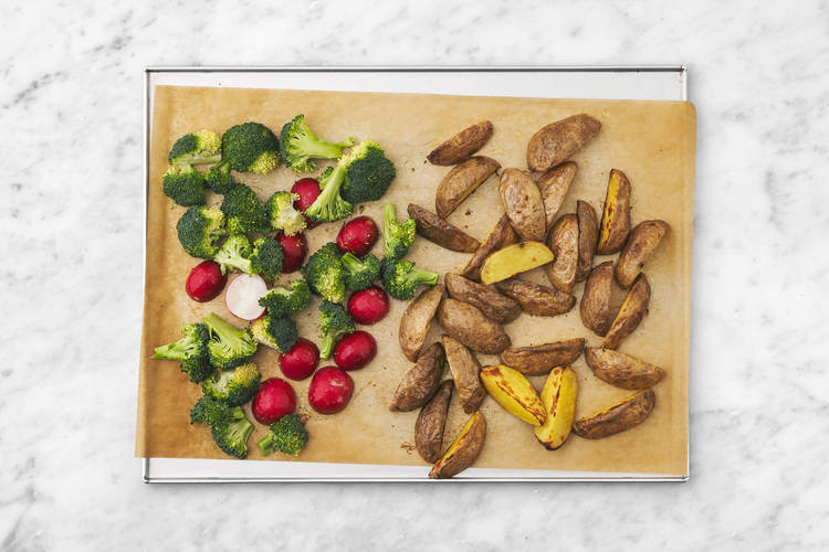 Rosta broccoli och rädisor