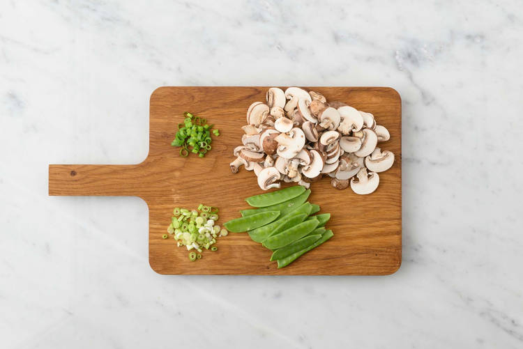 Couper l'oignon nouveau