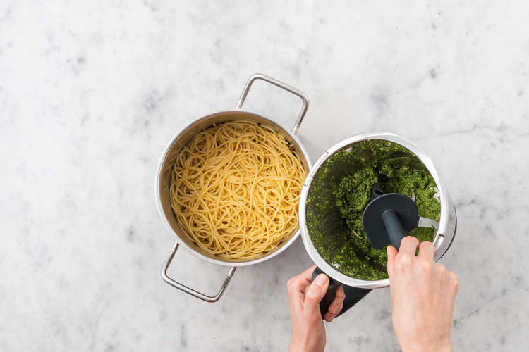 Spaghetti mischen