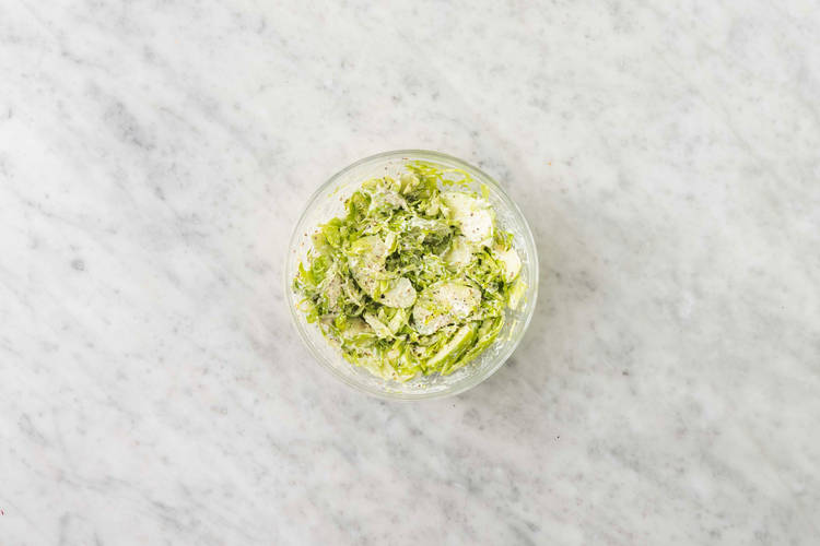 Tillsätt senap och yoghurt