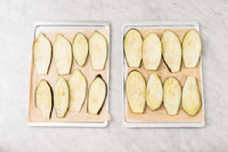 Aubergine bakken