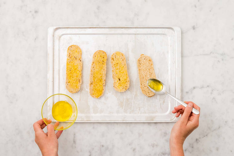 Préparer le pain à l’ail