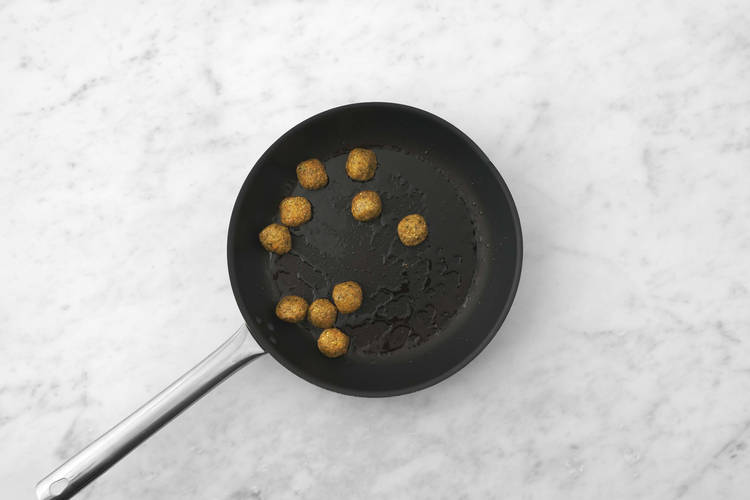 Cuire les boulettes vegan