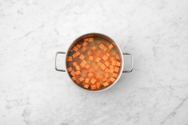 Cuire les pommes de terre et la patate douce