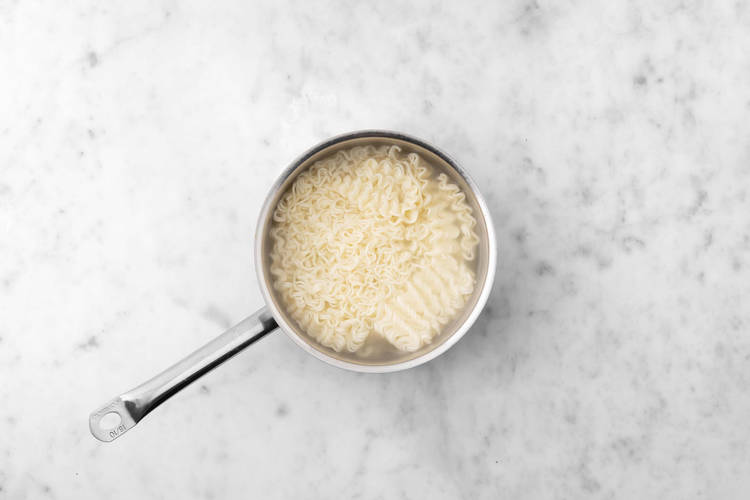 Noedels koken