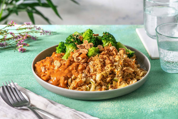 Satay de poulet et nasi goreng