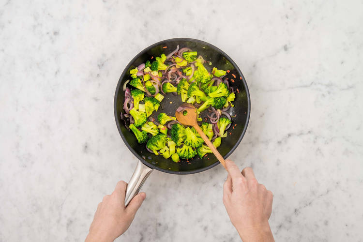 Cuire le brocoli à la poêle