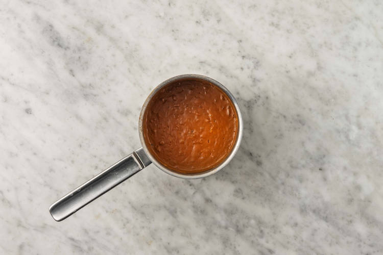 Préparer la sauce saté