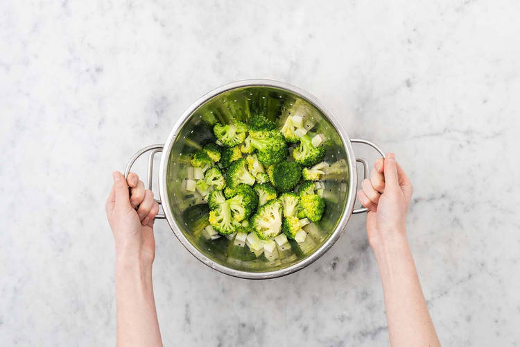 Précuire le brocoli à l’eau