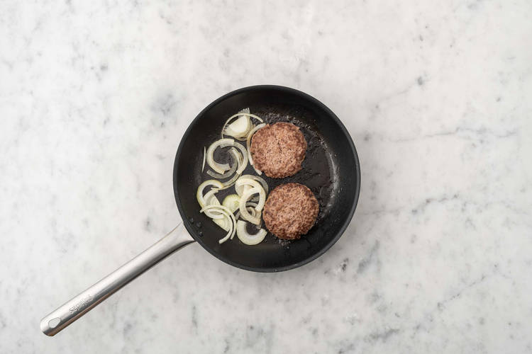 Cuire le steak haché