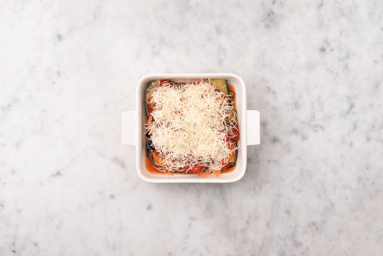 Préparer et enfourner le plat