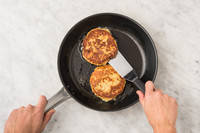 Boekoeloekoeburger bakken