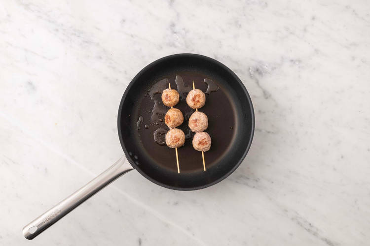 Cuire les brochettes de poulet