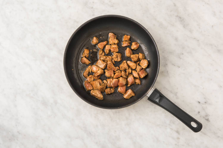 Cuire l'émincé de porc