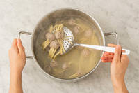 Cuire les boulettes de viande hachée