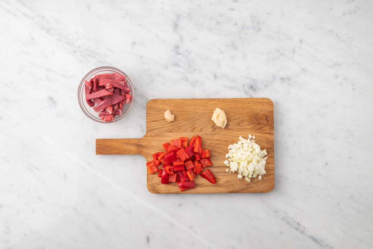 Prepara las verduras y la ternera