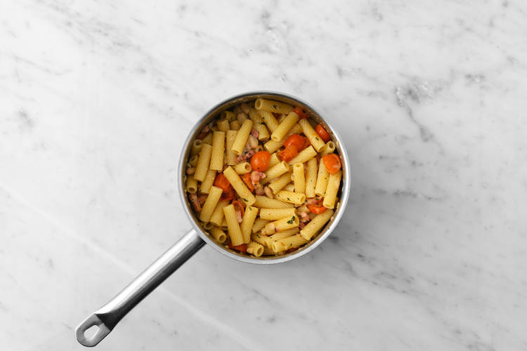 Condire la pasta