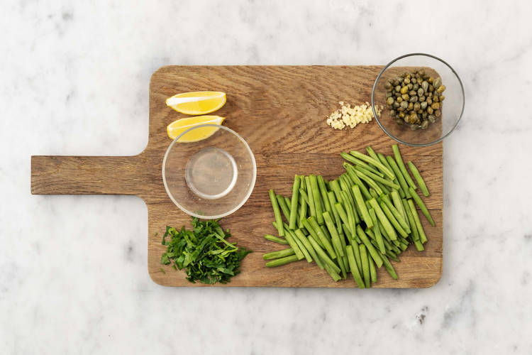 Préparer et mélanger le beurre à l’ail